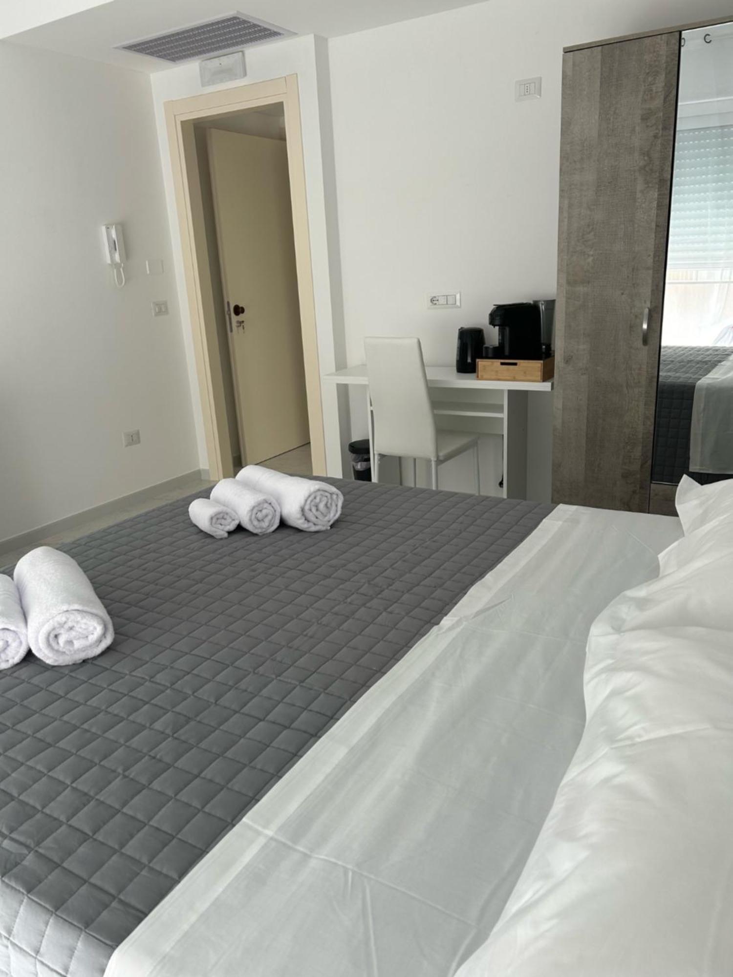 Aqua Marine B&B - Rooms And Apartments Μιλάτσο Εξωτερικό φωτογραφία